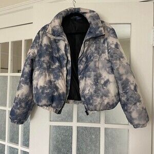 Blue Cloud Print Cropped Puffer D 9 E 1